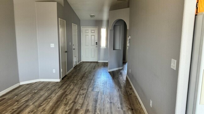 Building Photo - 3453 Tres Alamos Dr