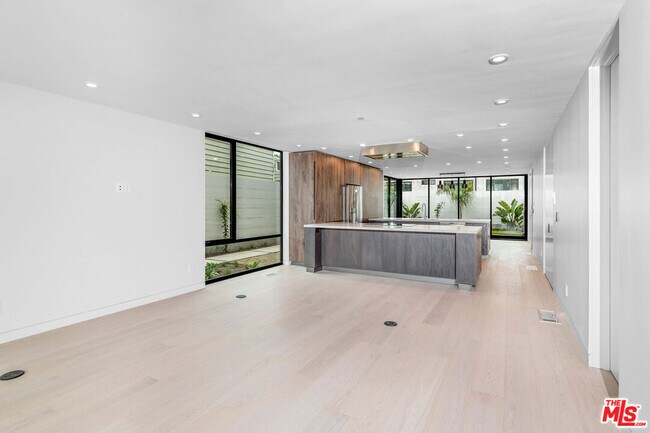 Foto del edificio - 2714 Highland Ave