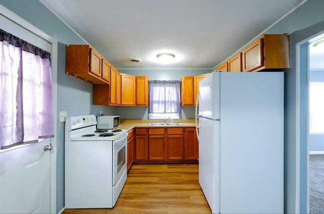 Building Photo - 504 Rahm St