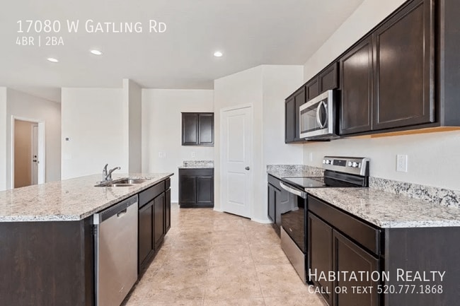 Building Photo - 4Bed/2Bath Home, nestled in the picturesqu...
