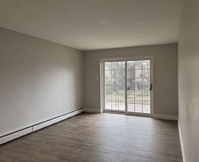 Photo du bâtiment - Westwood Garden Apartments