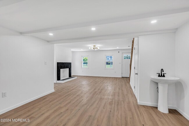 Building Photo - 612 Aldrich Rd