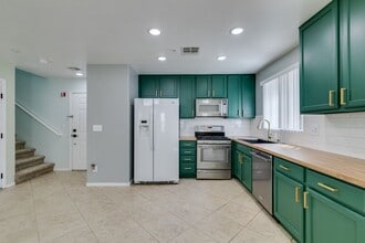 Building Photo - 2927 Sapphire Sands Ct