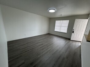 Building Photo - 329 Berry St
