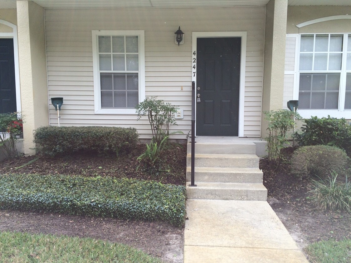 Foto principal - 4247 Plantation Cove Dr