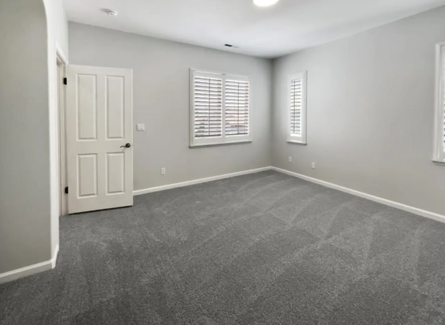 Foto del edificio - 3221 Browntail Way