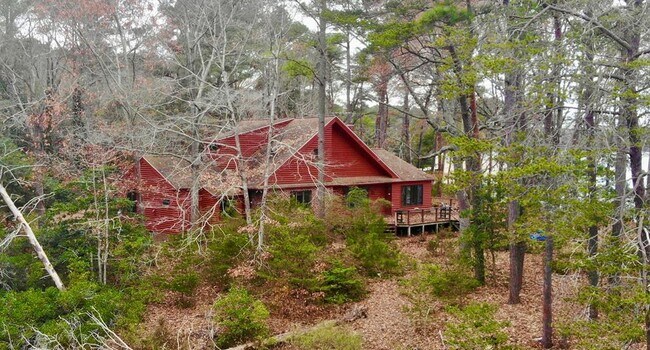 Foto del edificio - 9077 Henderson Ln