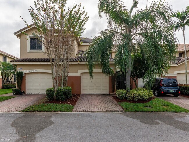 Building Photo - 3 br, 2.5 bath House - 4214 Vineyard Cir