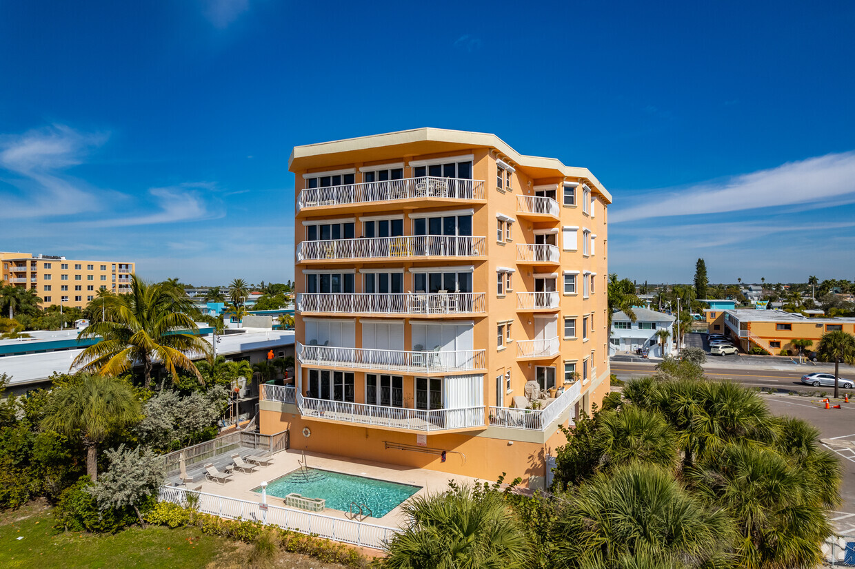 11270 Gulf Blvd Treasure Island, FL - The Venetian