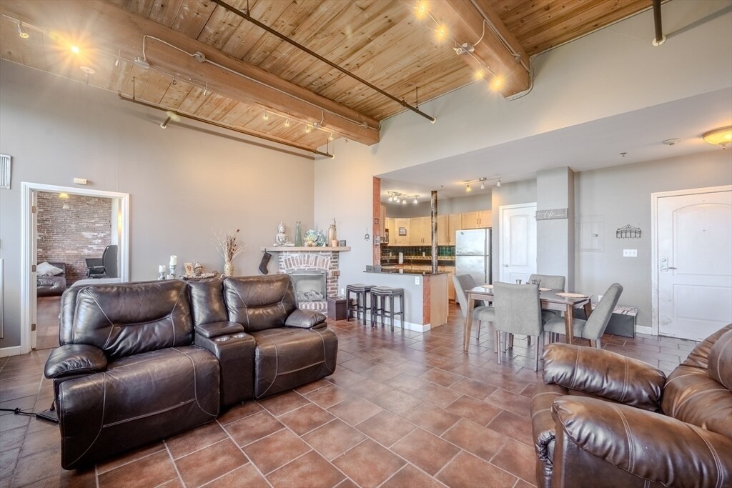 Foto principal - 52 Lawrence Dr