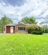Building Photo - 223 Wilson Dr