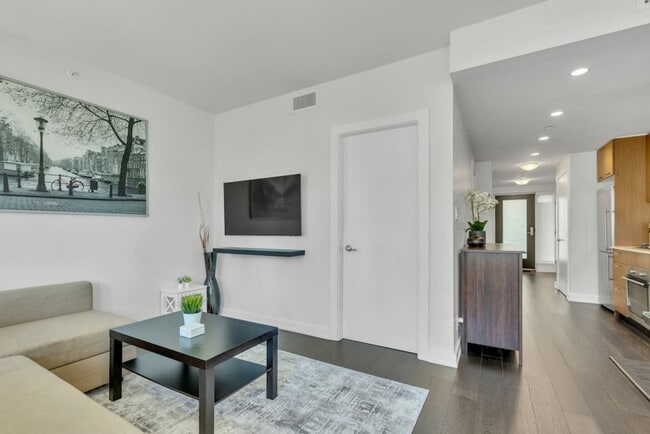 Building Photo - 1372 Seymour St