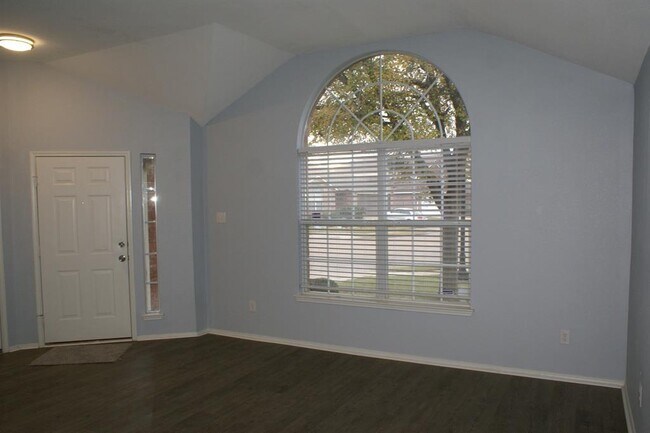 Building Photo - 1933 Marble Falls Ln