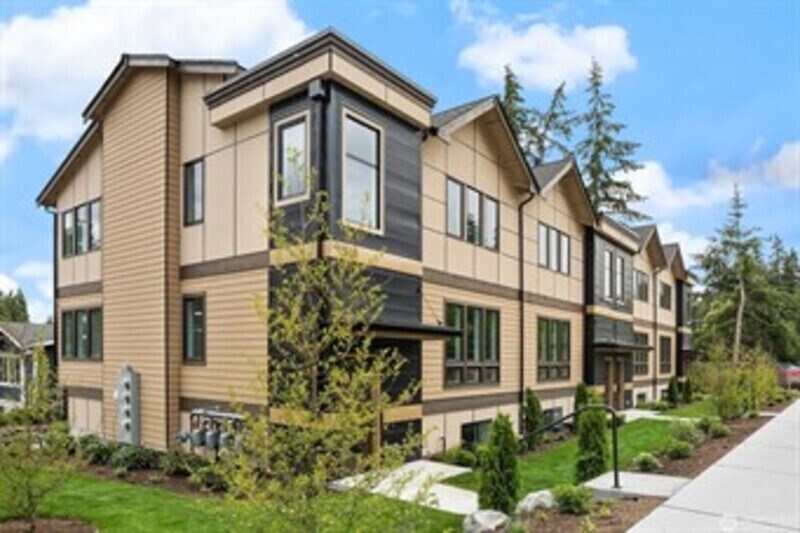 Foto principal - 7528 215th St SW