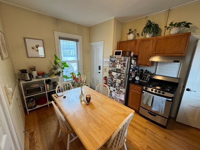 Building Photo - 56 Saint Stephen St