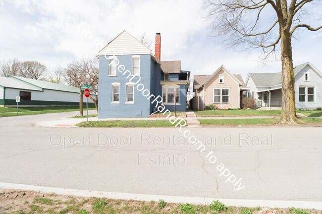 Building Photo - 1006 Runnion Ave