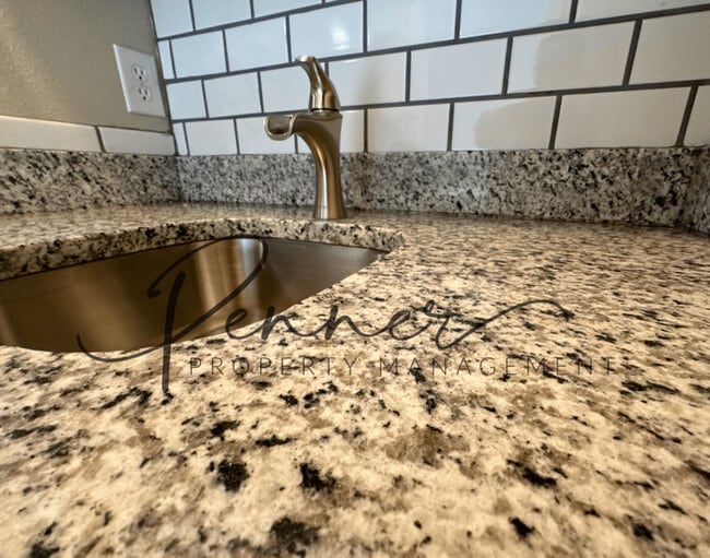 Building Photo - 105 SW 20th St