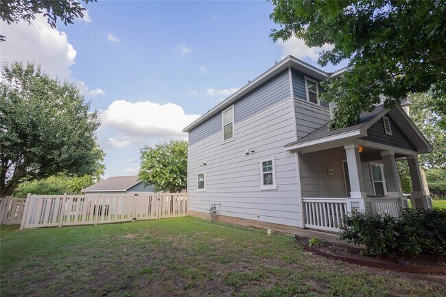 Building Photo - 1059 Powell