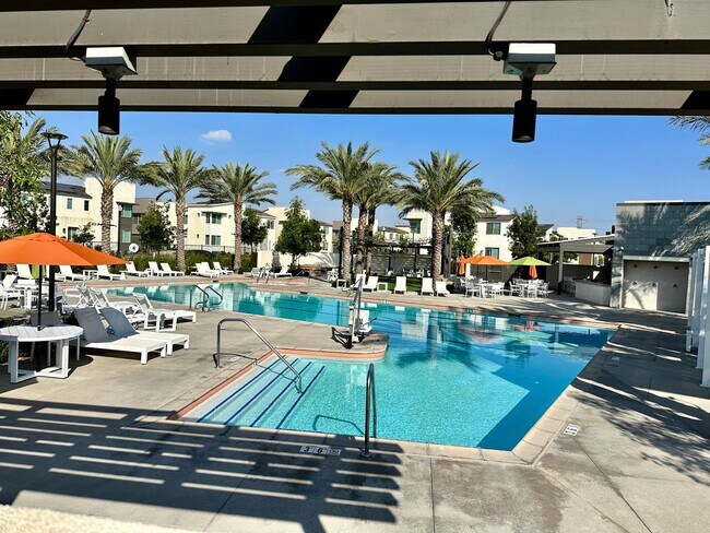 Building Photo - Brand New Modern Townhome in Ontario Ranch!
