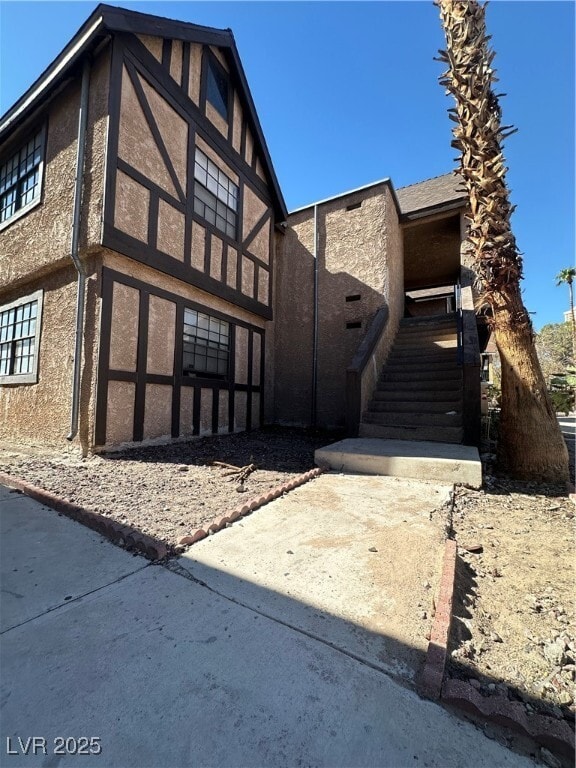 Foto del edificio - 4660 Koval Ln