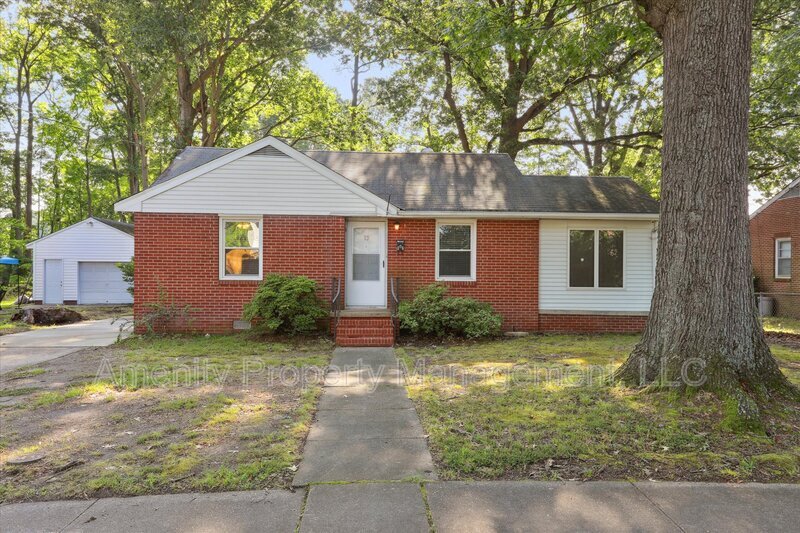 Foto principal - 12 Northampton Dr