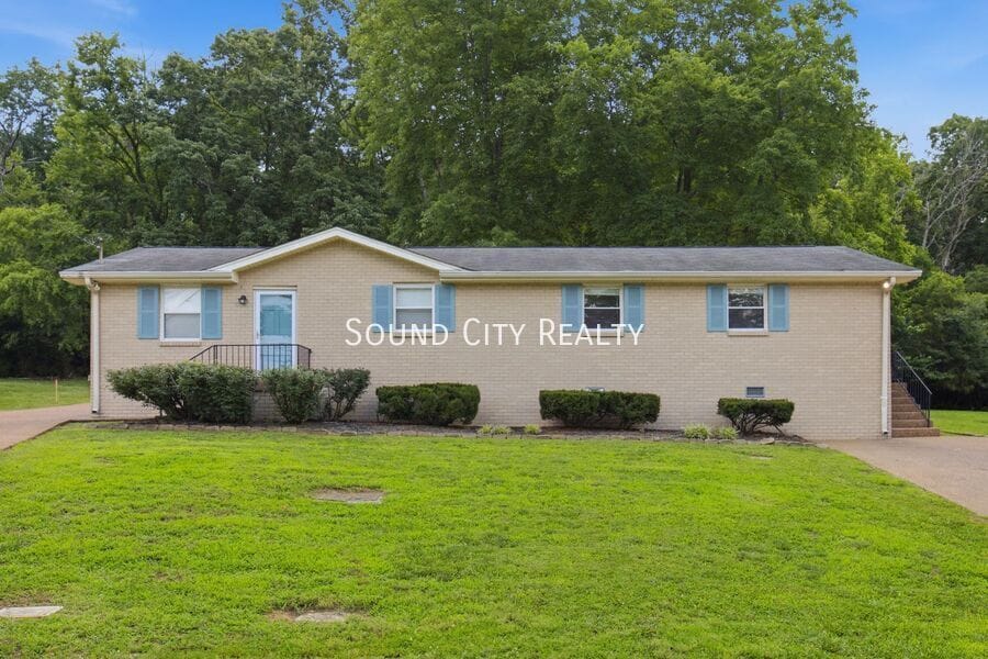 Photo - 923-B Oak Vale Dr-