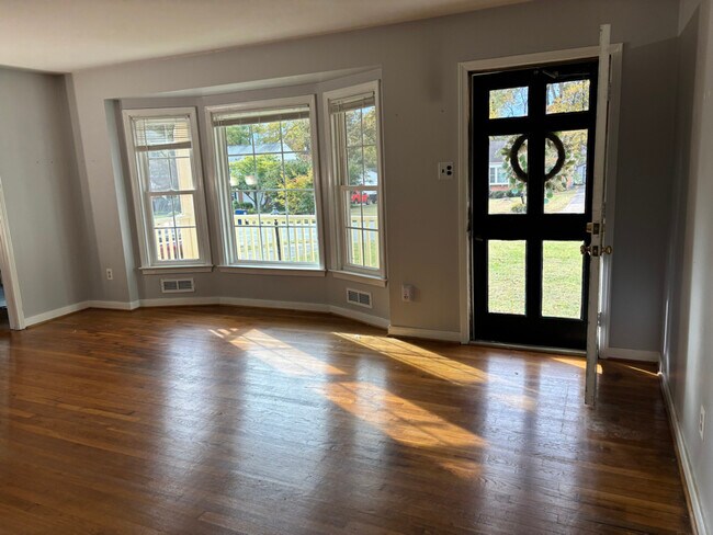 Foto del edificio - 11510 Crofton Ln