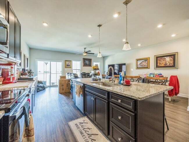 Foto del edificio - 3 Bedroom Single Family Home in Middletown