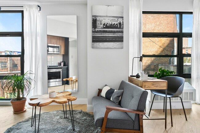 Foto del edificio - 329 E 132nd St