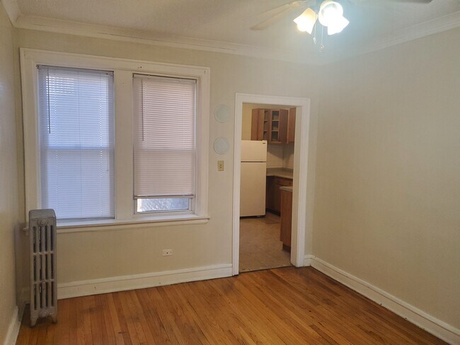 Foto del edificio - 2439 W Peterson Ave