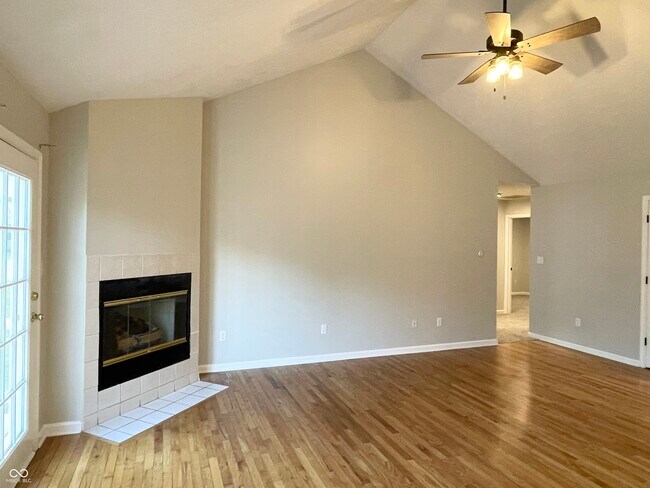 Foto del edificio - 10521 Cornell Ave