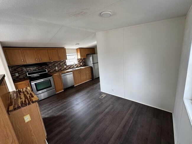 Building Photo - 7804 Stanley Rd