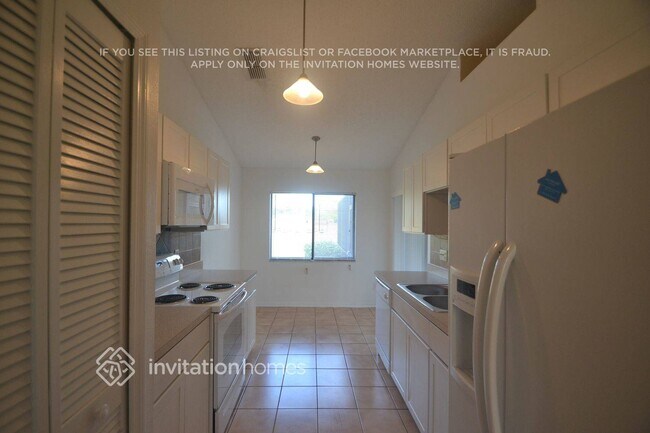 Foto del edificio - 6878 Limpkin Dr
