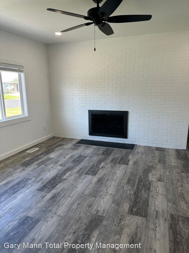 Building Photo - 4 br, 2 bath House - 803 Vista