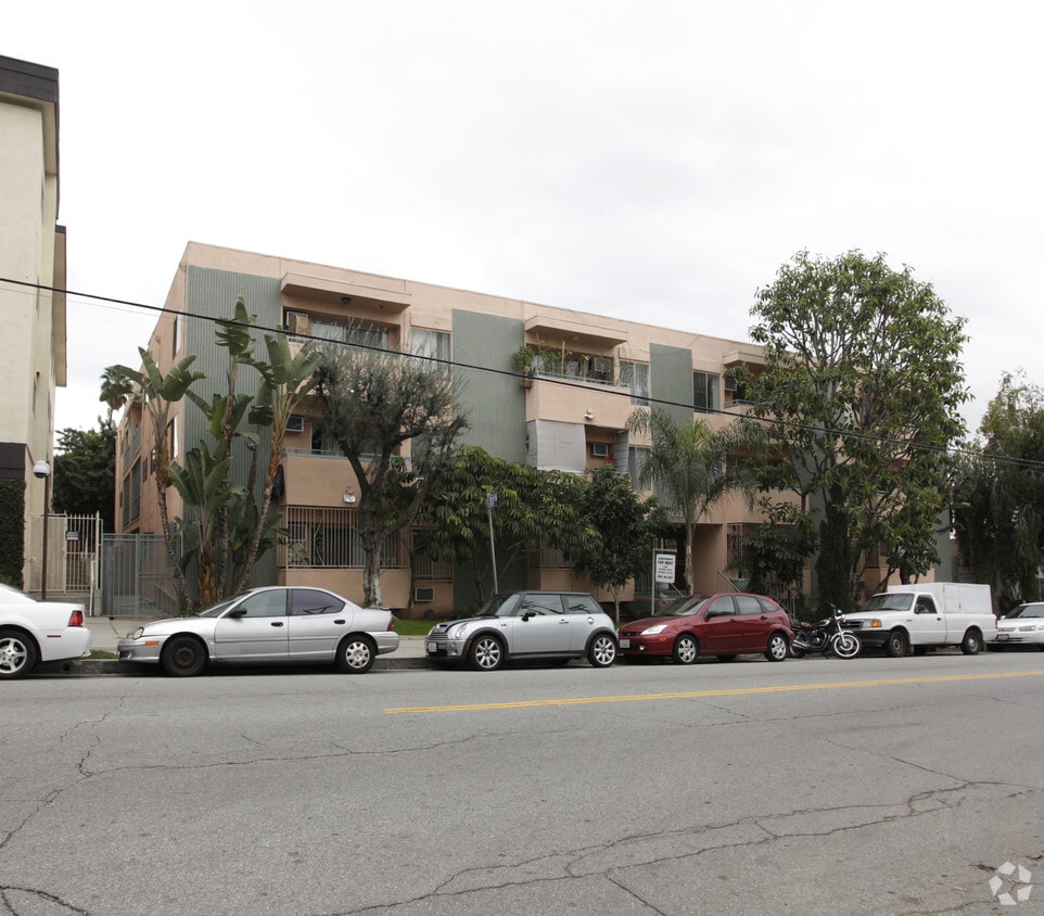 Primary Photo - Hallmart apartments
