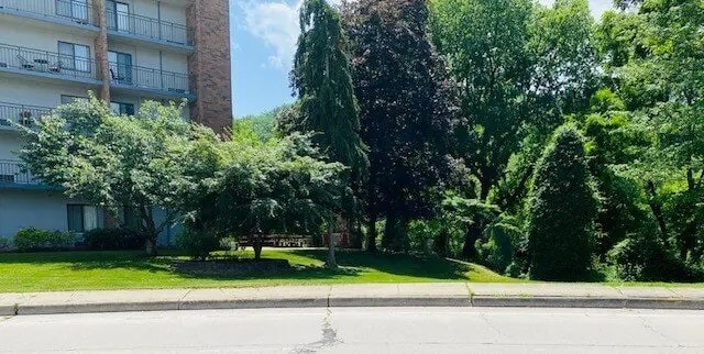 Building Photo - 1 Kanawha Terrace