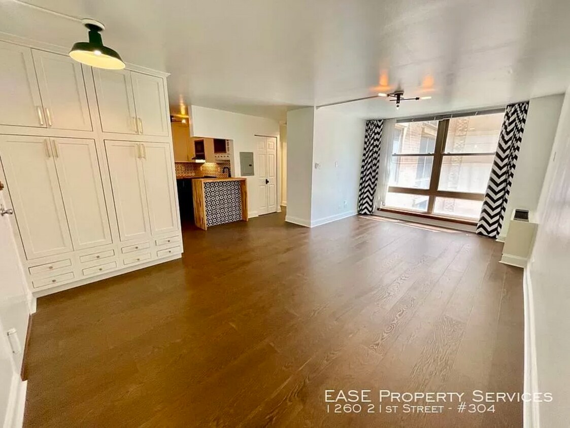 Foto principal - 1260 21st St NW