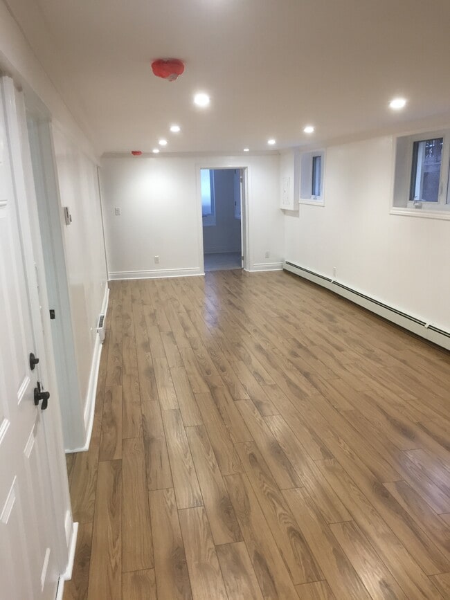 Building Photo - 93 Bellwood Ave