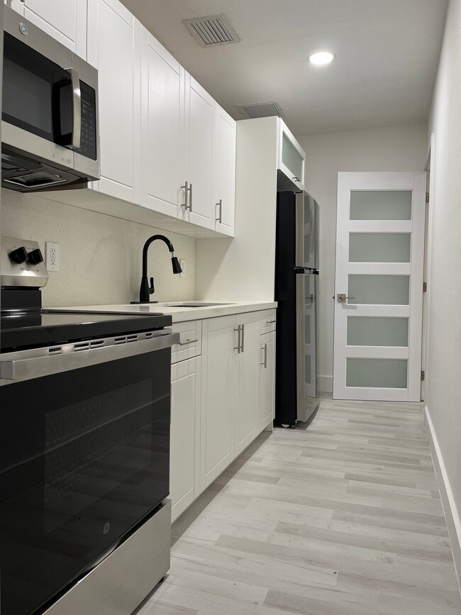 Photo - 4220 SW 21st St Apartment