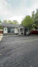 Building Photo - 306 Broadmoor Ave