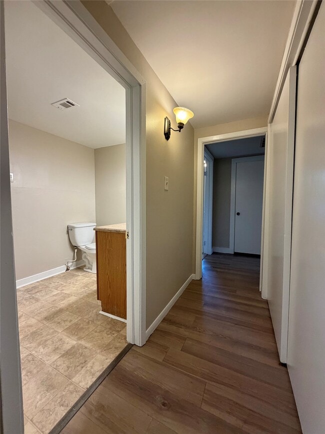 Building Photo - 503 Mckee St