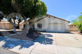 Building Photo - 511 E Pinto Dr