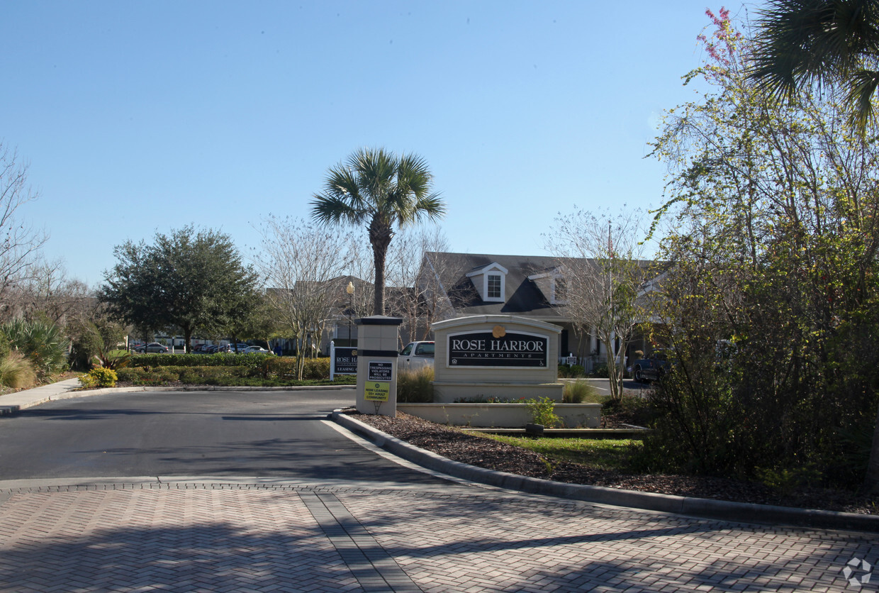 Building Photo - The Gardens at Rose Harbor