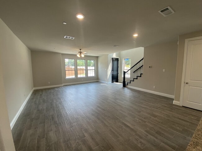 Building Photo - 801 Ponds Edge Ln