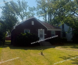 Building Photo - 207 W Taft St