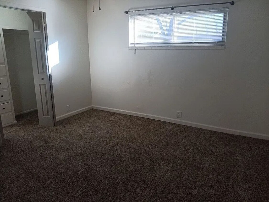 Primary Photo - Welcome to this charming 2 bedroom