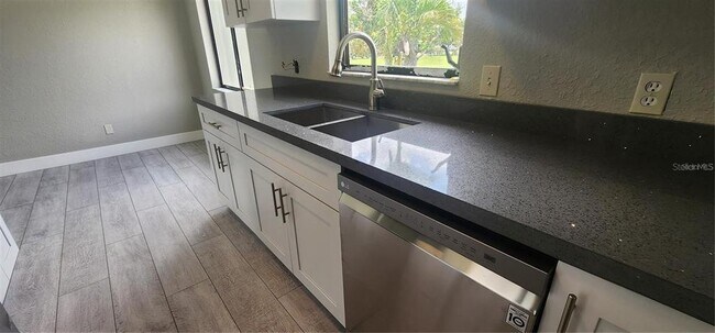 Foto del edificio - 541 E Virginia Ave