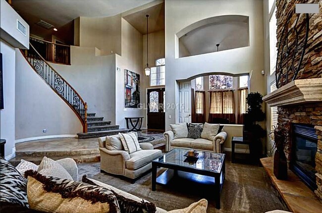 Building Photo - Luxurious Home in Foothills Southern Highl...