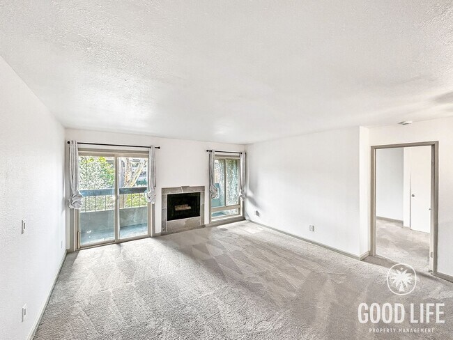 Foto del edificio - Spacious 2-Bed / 2-Bath Condo in Mission Ridge — Resort-Style Living in San Diego!