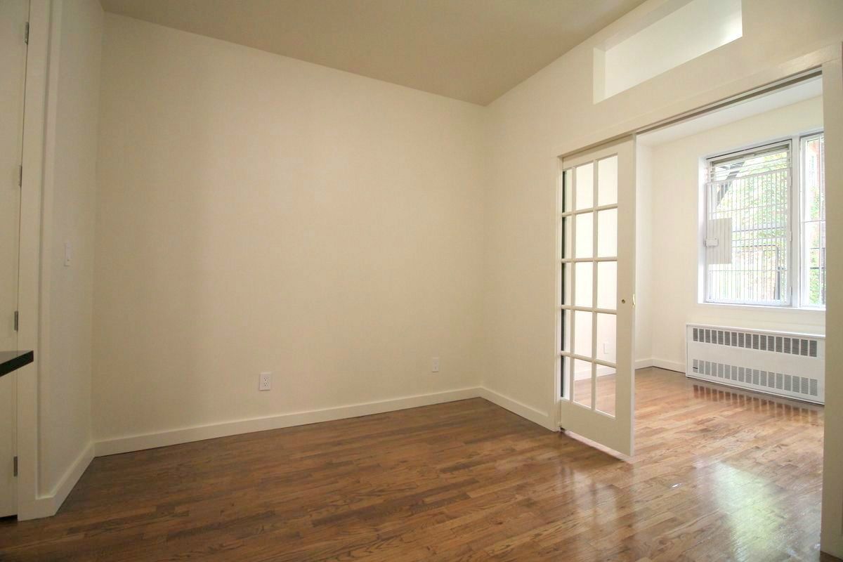Foto principal - 306 E 71st St